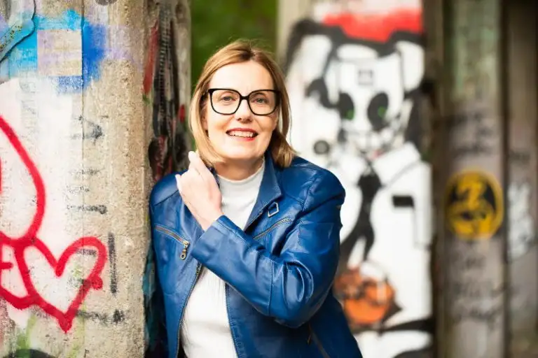 Dorothee_with_Graffiti